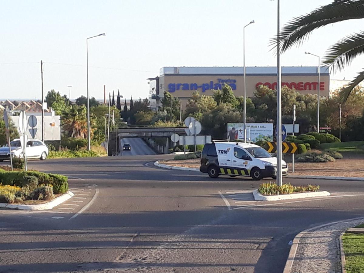 Aparte Wohnung Mit Sudterrasse Am Park Tavira Buitenkant foto